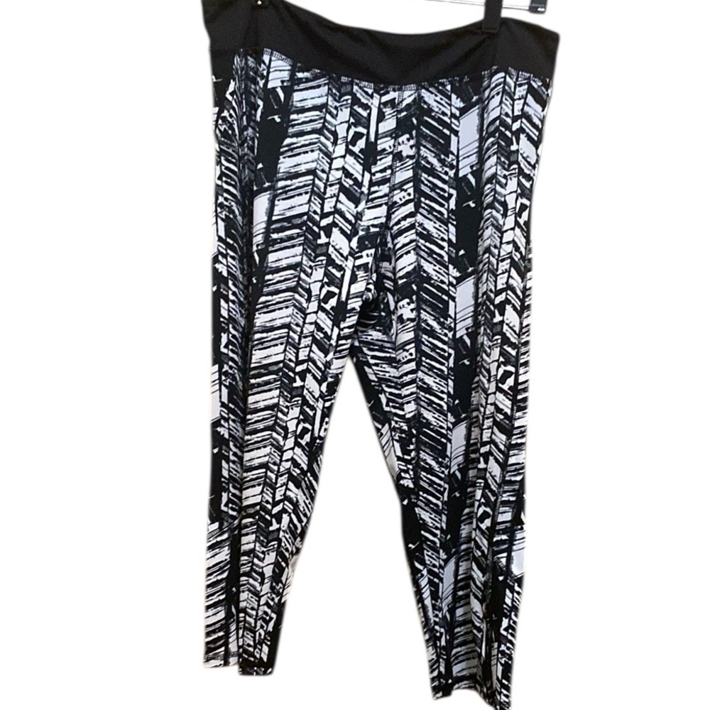 Avivia sports Black and White Patterned Leggings size 1X
